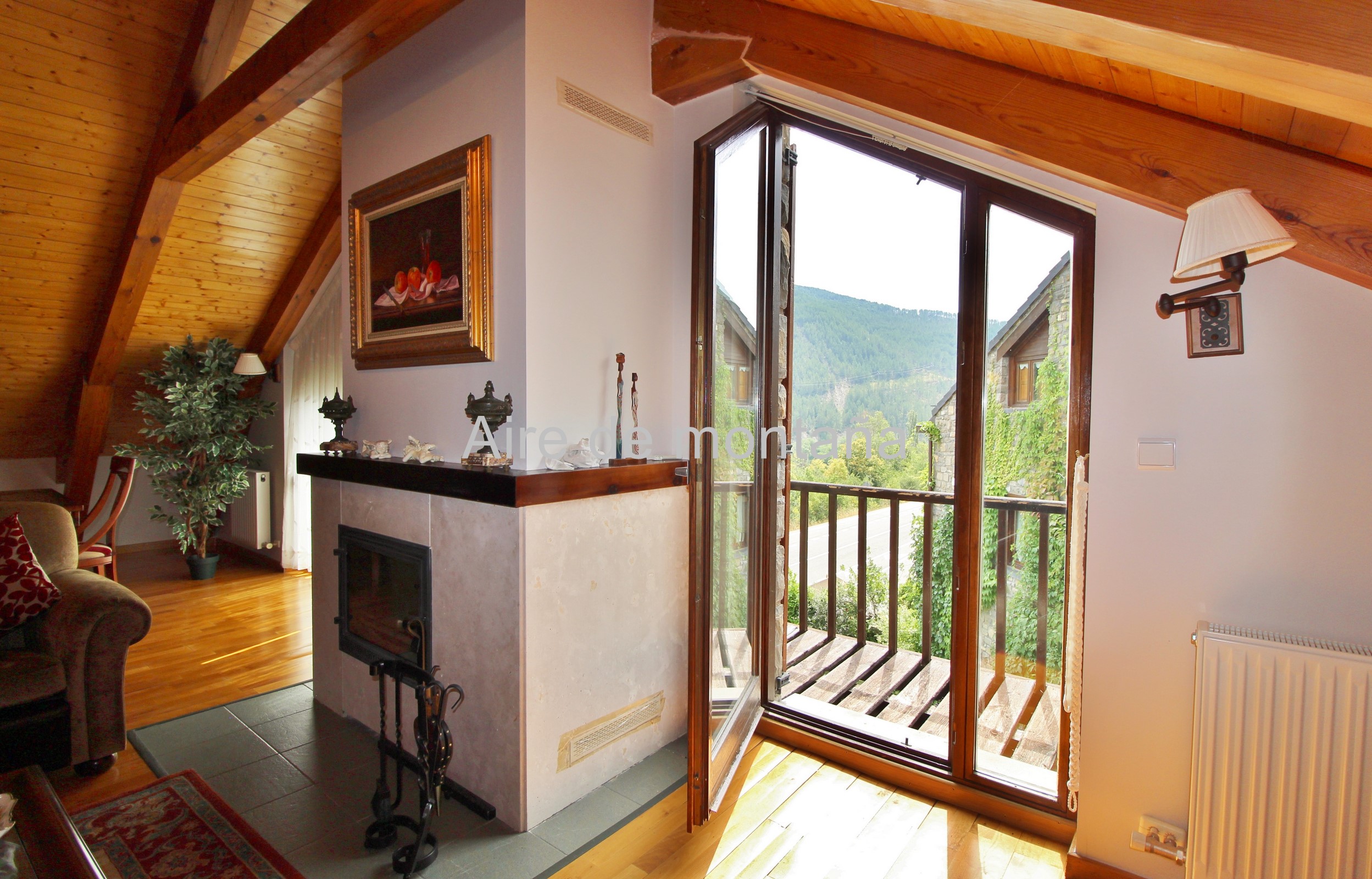 Amplitud y confort en esta vivienda de Castiello de Jaca - Aire de Montaña