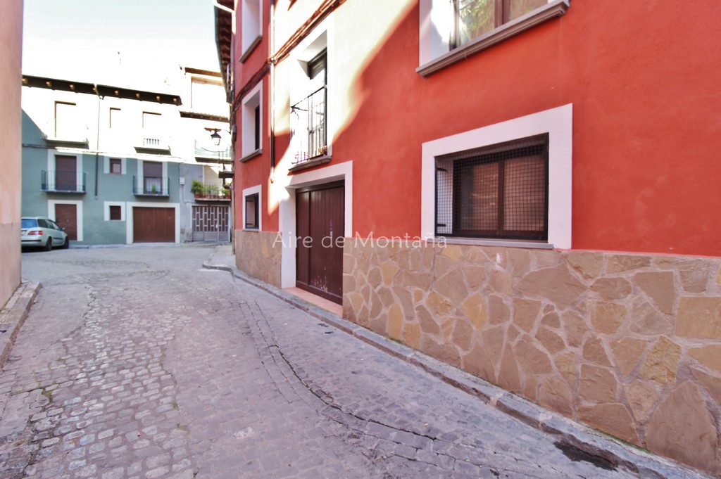 Local en el centro de Jaca Aire de Montaña