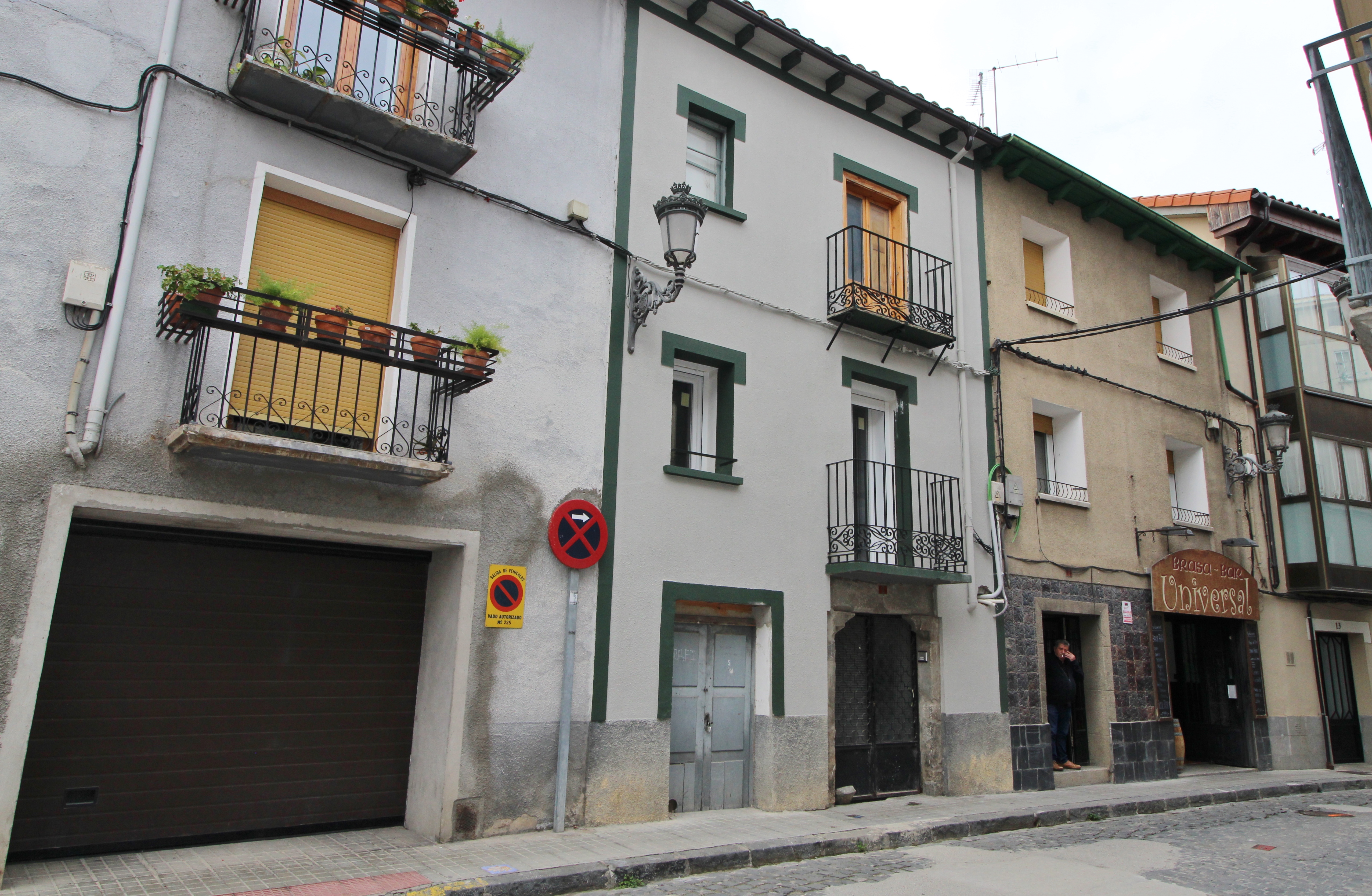 Edificio para rehabilitar en Jaca - Aire de Montaña