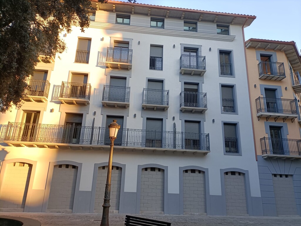 FACHADA EDIFICIO JACA