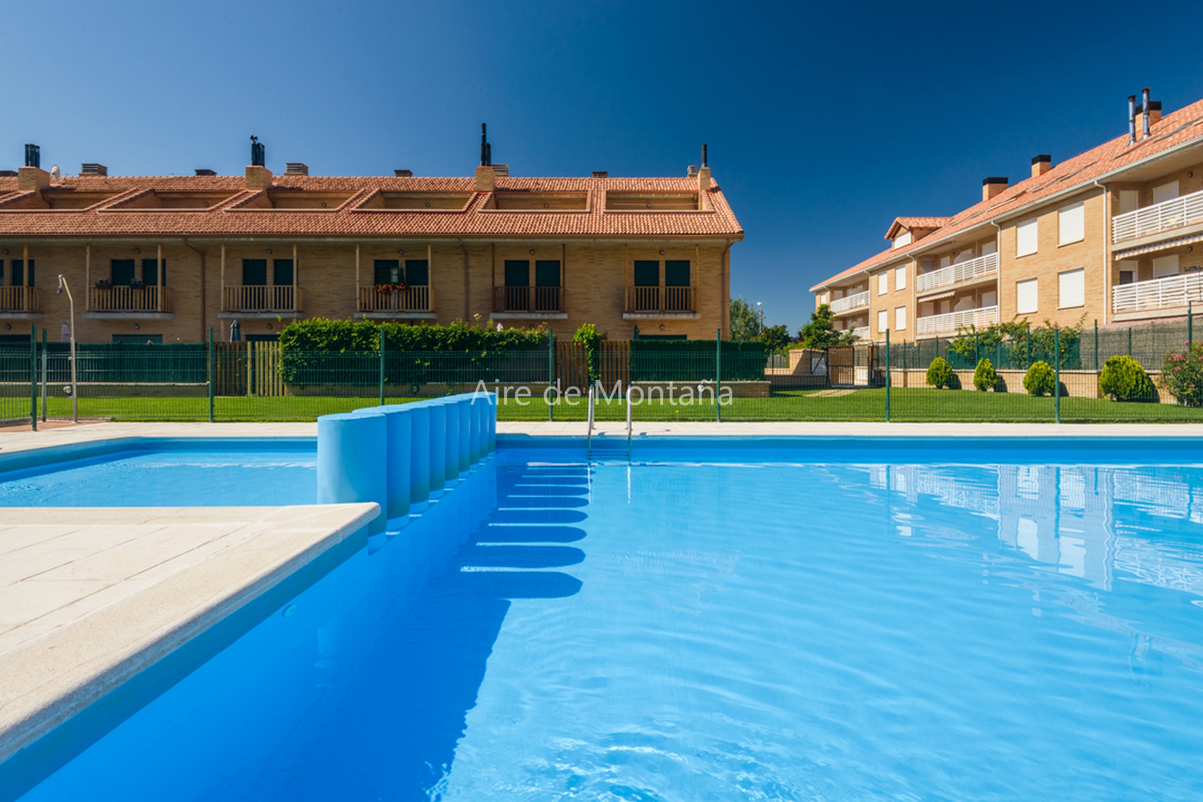 Piscina_Jaca85712w - copia (Copiar)